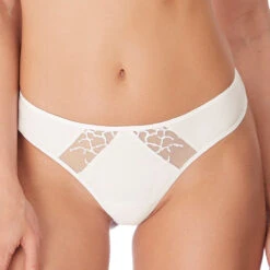 Wacoal String En Coton Avec Broderie Suisse Lisse Blanc